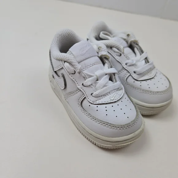 Nike Kids Air Force 1  White Sneakers Size 5c - Picture 2 of 9